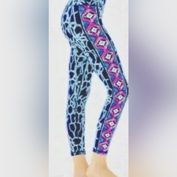 Lilly Pulitzer Luxletic Yoga Pants Size Medium - Picture 2 of 10